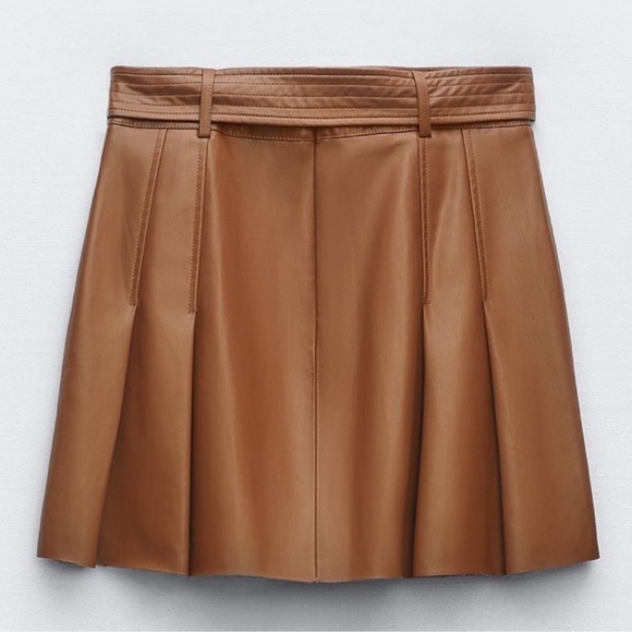 NWOT ZARA faux leather pleated mini skirt - Picture 6 of 8